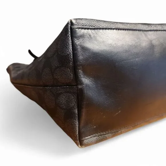 Coach City Zip Tote Signature printed leather. - Picture 6 of 13